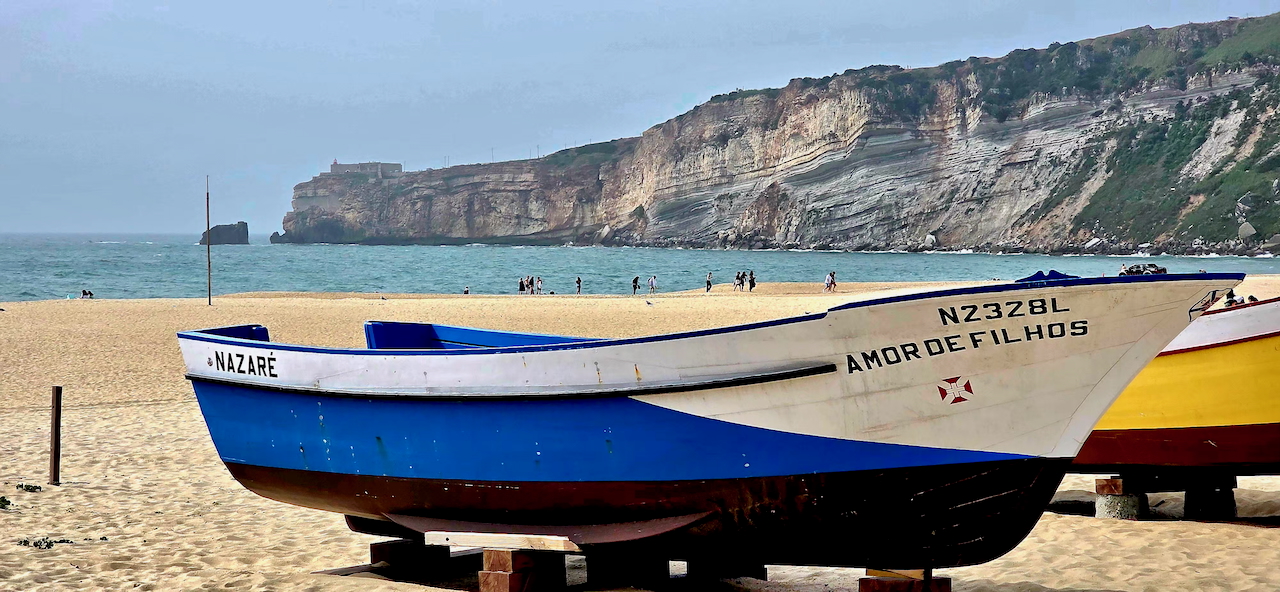 Nazaré – Blick auf den berühmten Felsen